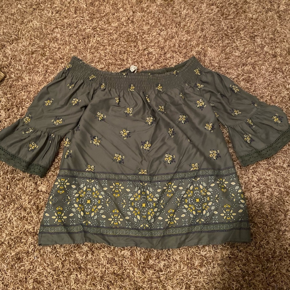 Flower Off-Shoulder Blouse